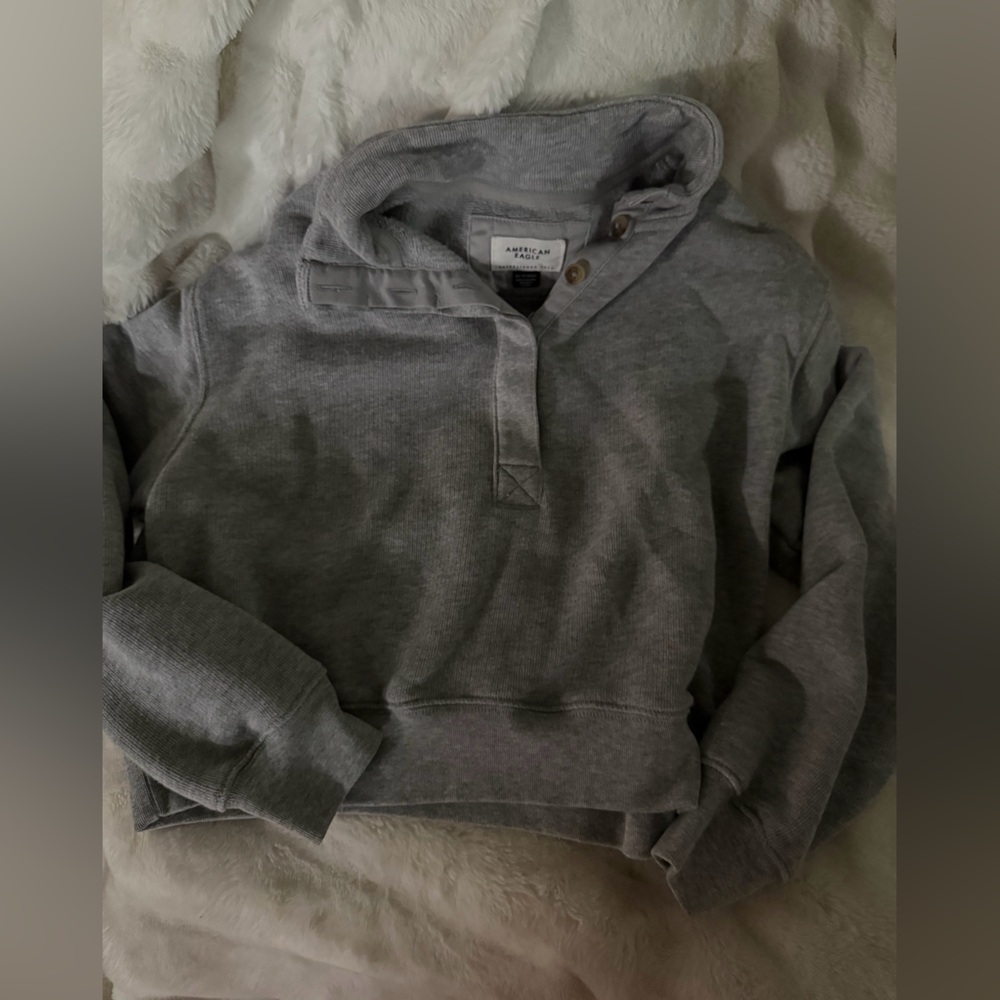 XS American Eagle Outfitters Gray Button-Up sweatshirt